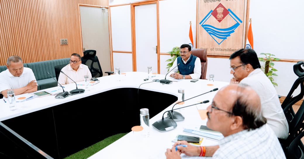 केदारनाथ रोपवे प्रोजेक्ट एवं हेमकुंट साहिब रोपवे प्रोजेक्ट के अंतर्गत फॉरेस्ट लैंड क्लीयरेंस पर तेजी से करें कार्य : सीएस