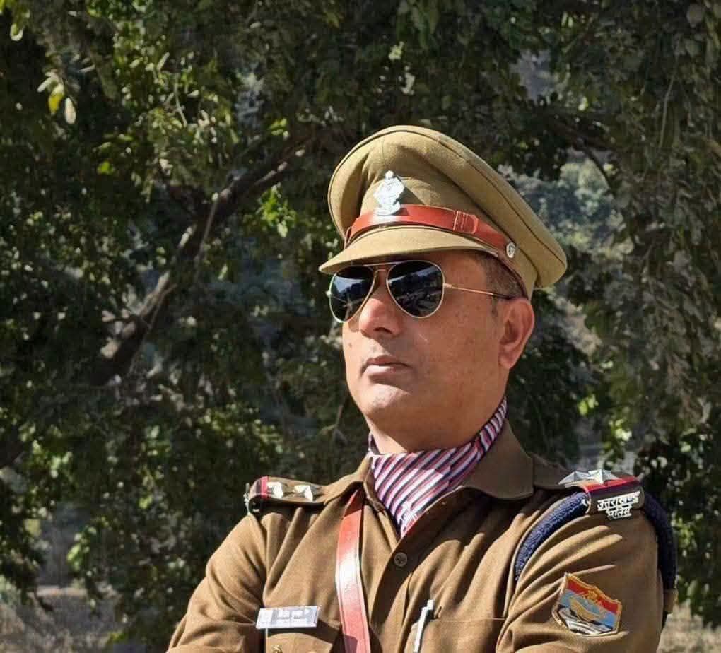 ड्यूटी से लौट रहे शिवपुरी चौकी प्रभारी की सड़क हादसे में मौत, झपकी आने से गंगा नदी में गिरी स्कॉर्पियो